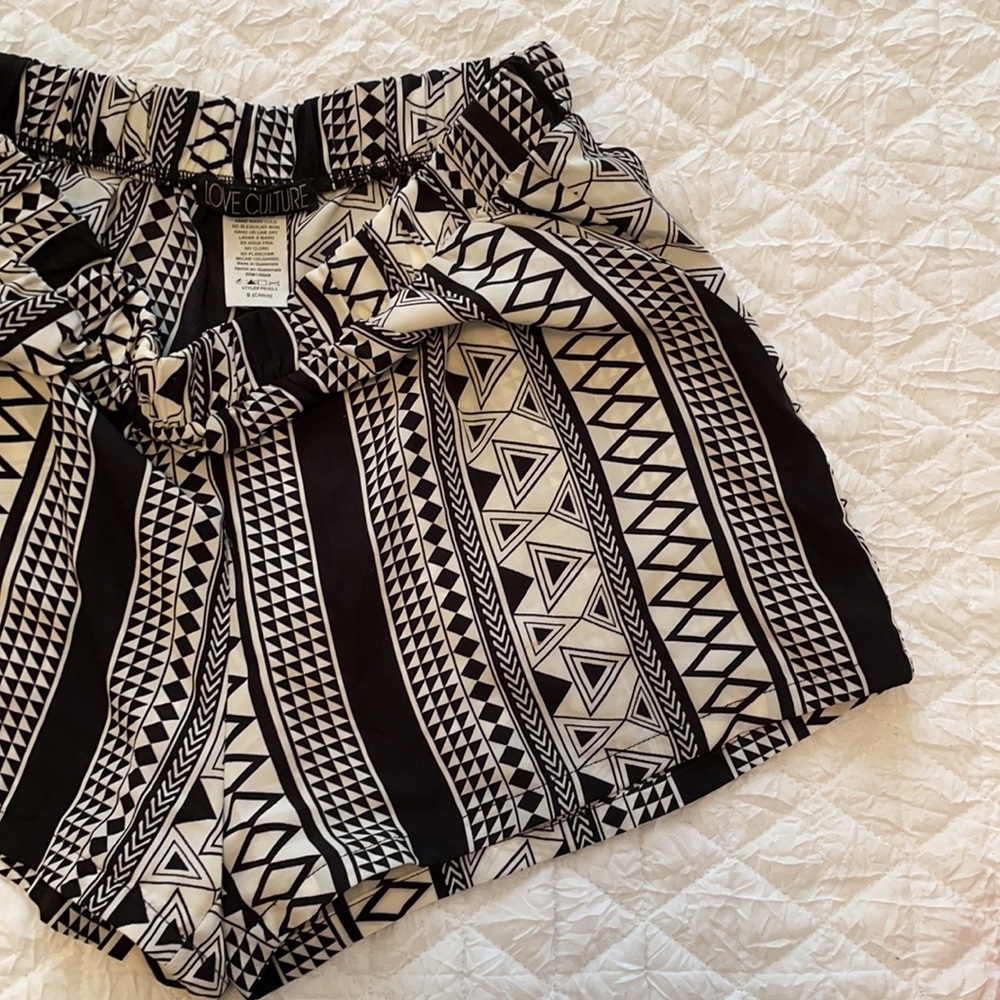 Love Culture Shorts